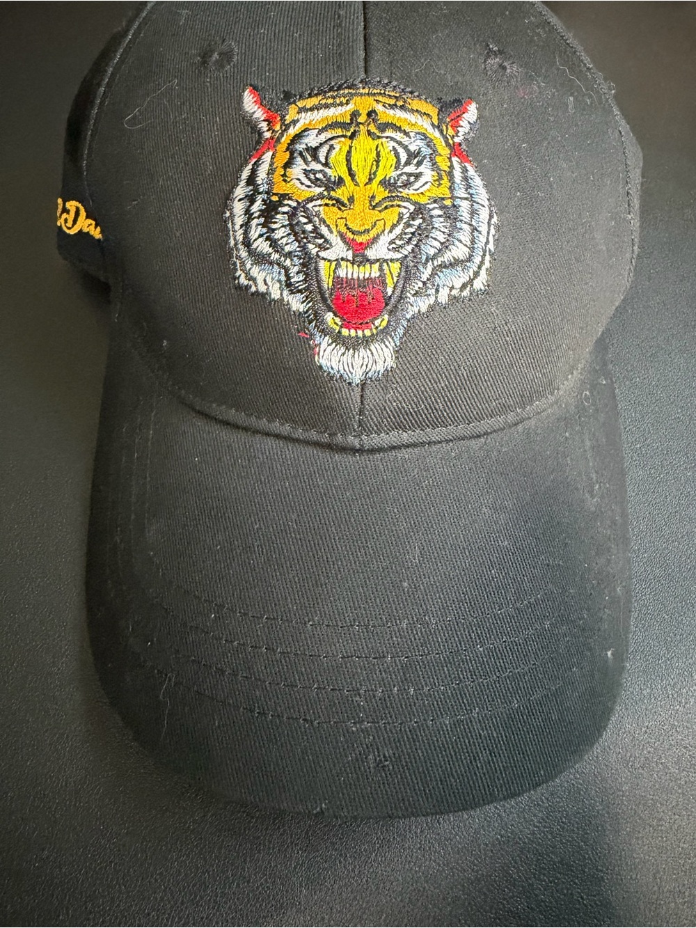Spirit Black Baseball Cap with Embroidered Tiger